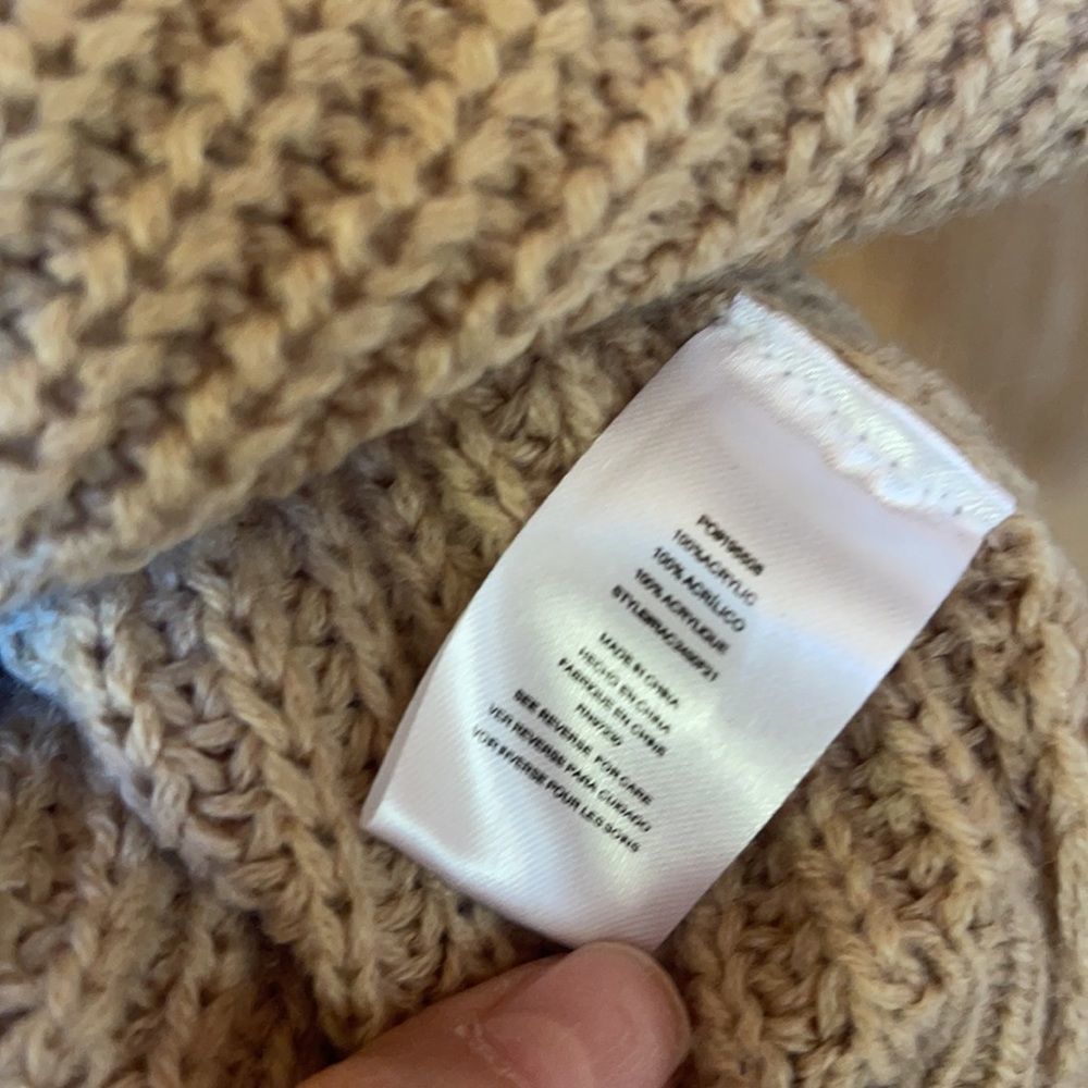 Neutral Knit Sweater w/Keyhole Back - Picture 6 of 9